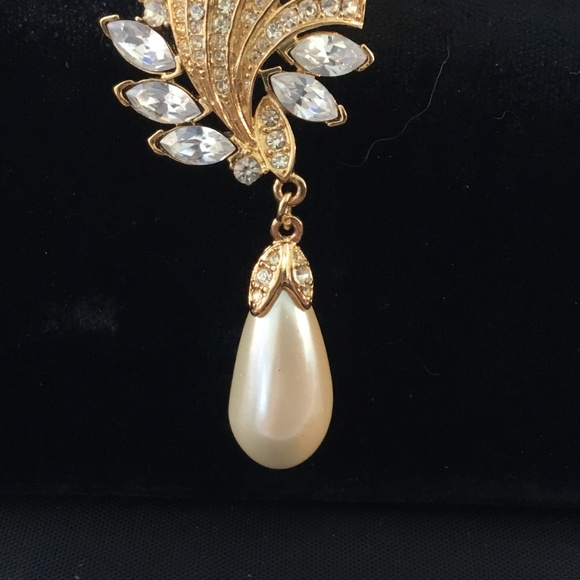 Womens Brooch Pin Gold Marquise and Round CZ Pearl - Picture 2 of 5